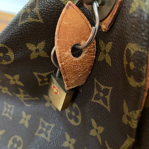 Vintage Louis Vuitton duffle bag! - Picture 9 of 16